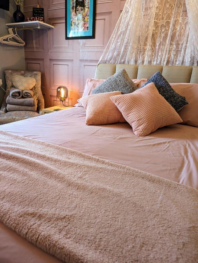 The Mercury, - Over 21's Only Bed and breakfast