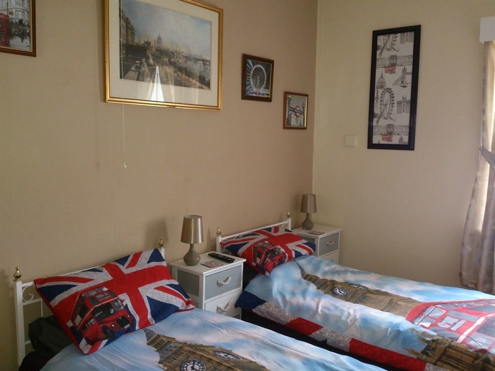 The Mercury, - Over 21's Only Bed and breakfast Blackpool