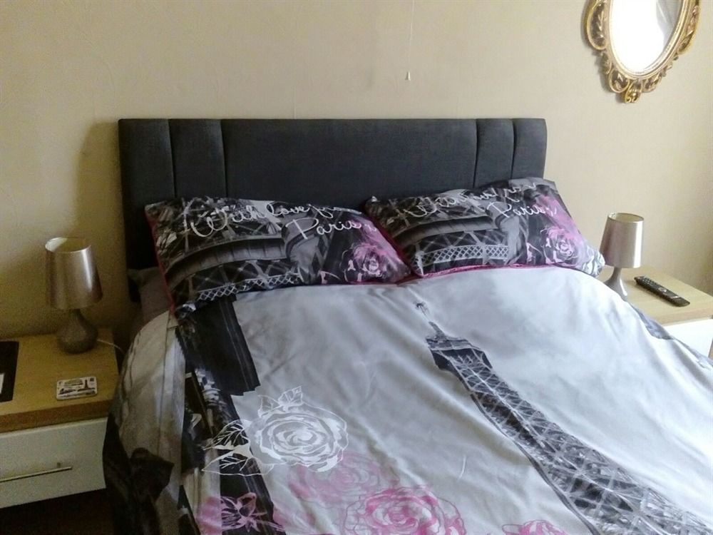 The Mercury, - Over 21's Only Bed and breakfast Blackpool
