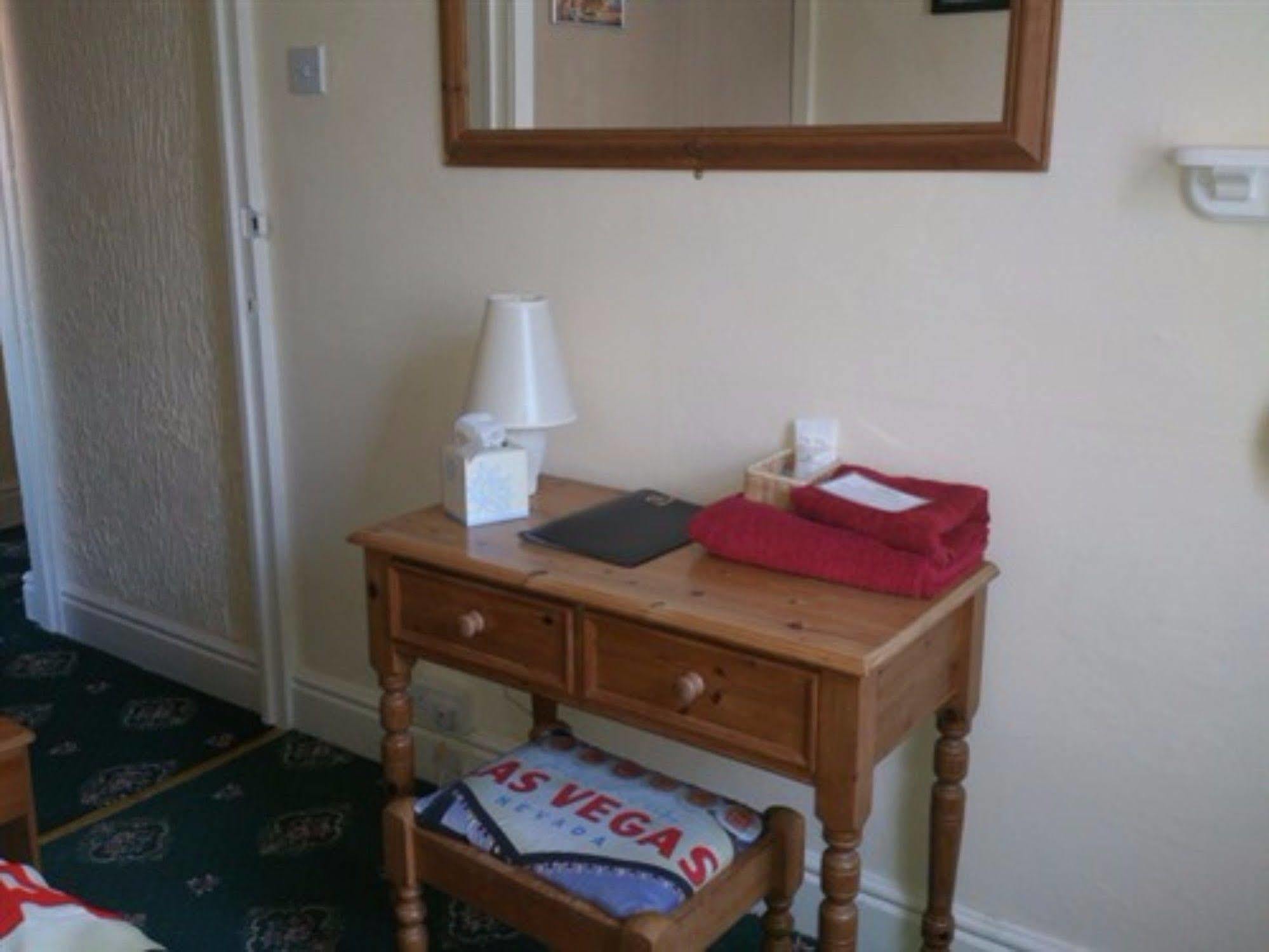 The Mercury, - Over 21's Only Bed and breakfast Blackpool