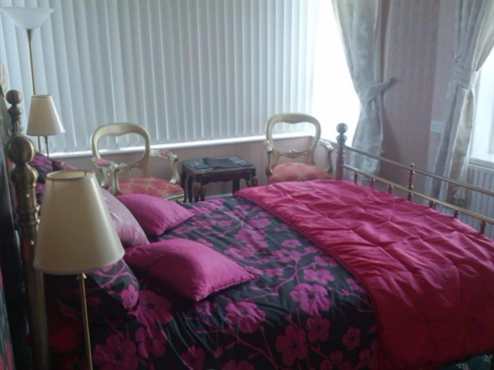 The Mercury, - Over 21's Only Bed and breakfast Blackpool