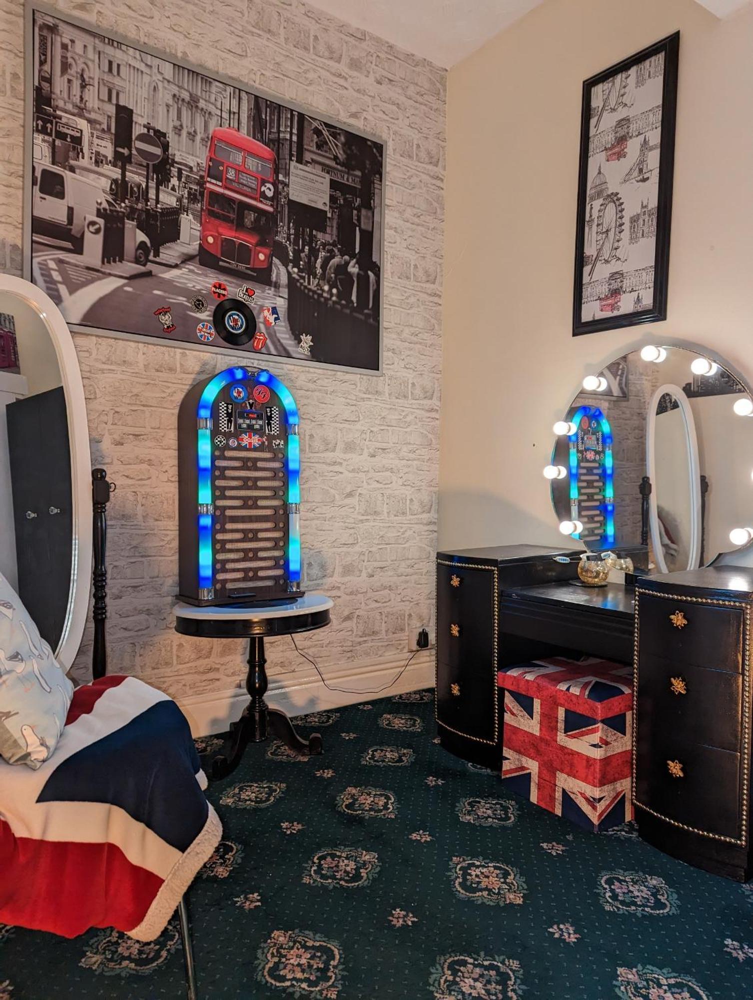 The Mercury, - Over 21's Only Couette-café 4*