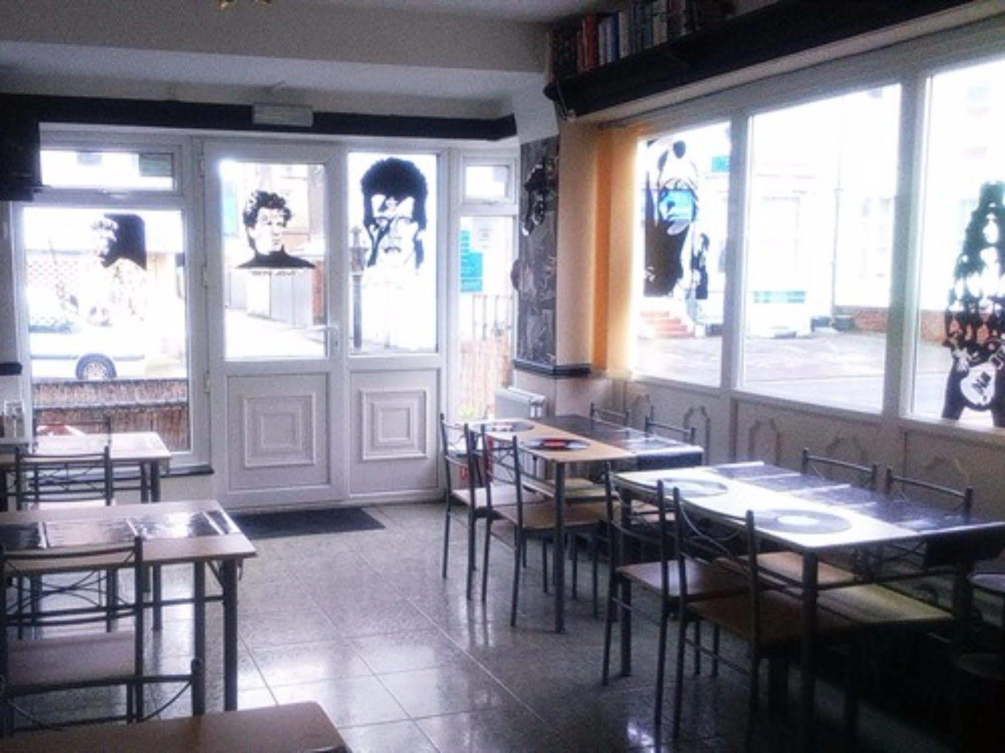 The Mercury, - Over 21's Only Couette-café 4*